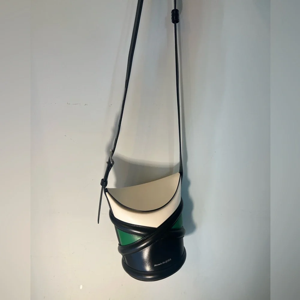 Alexander McQueen Curve Crossbody Bucket Bag | Green Black Leather | NWT - Picture 7 of 14